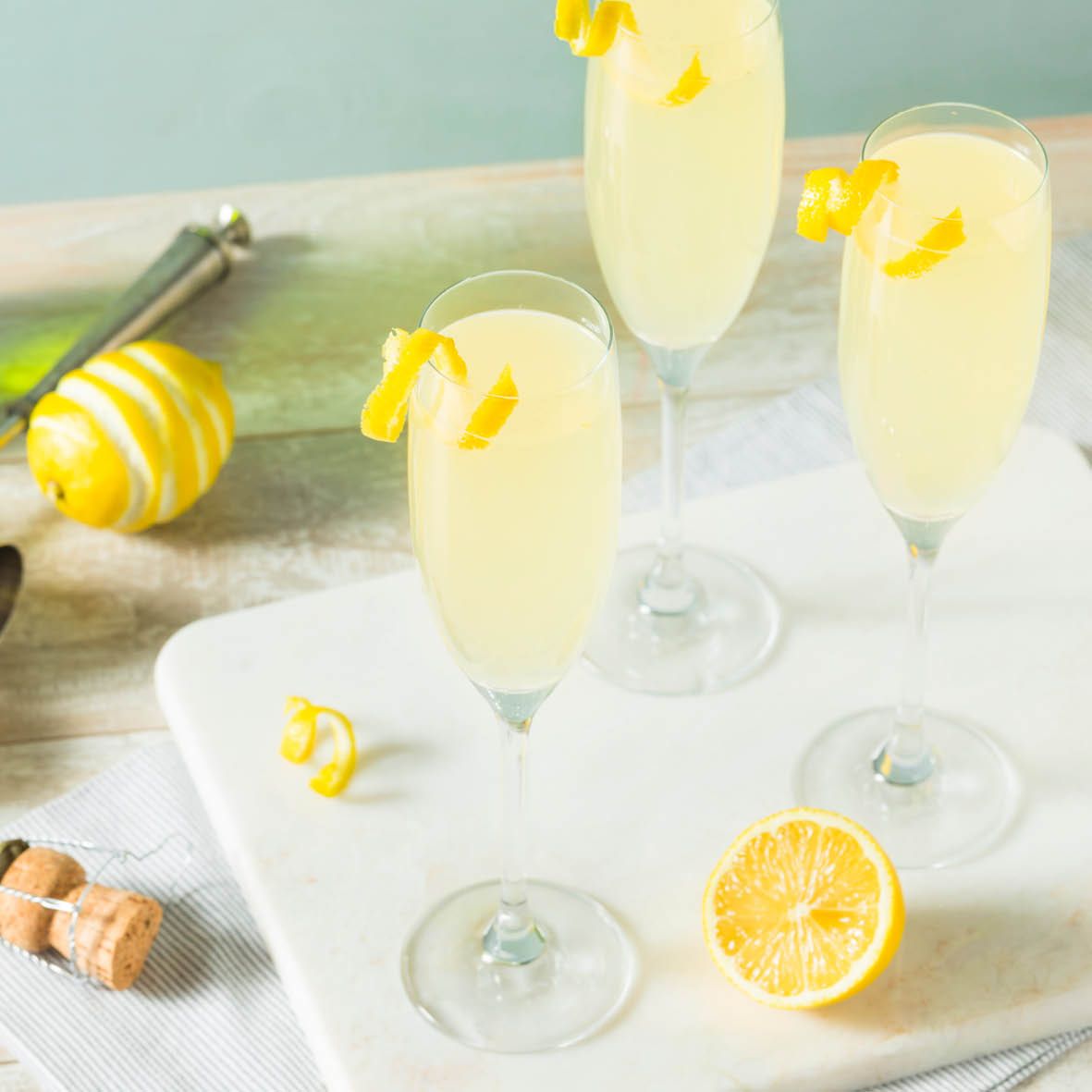 Bubbly Lemon French 75 Cocktail.jpg