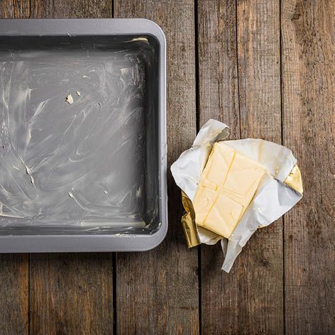 How to avoid cake sticking to the tin … kitchen helper.jpg