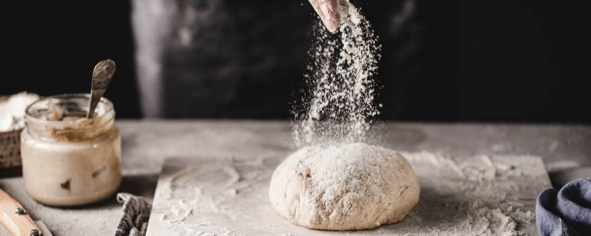 Tips for using a long covered baker