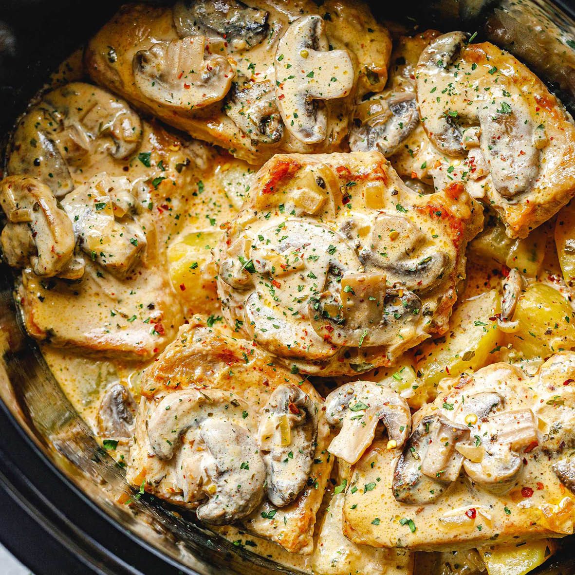 Slow Cooker Creamy Pork Chops