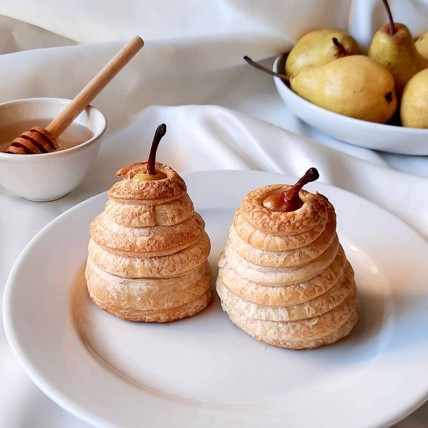 Honeyed Pears in Puff Pastry Recipe: How to Make It