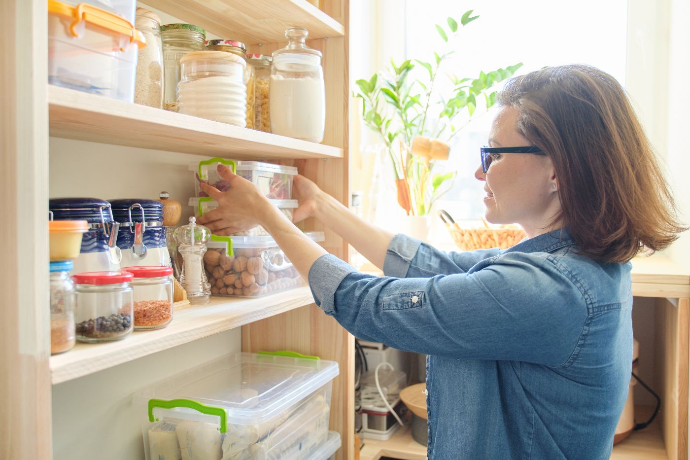 How to declutter your pantry.jpeg
