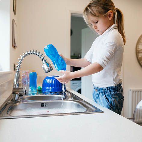 How to deep clean your water bottle … kitchen helper.jpg
